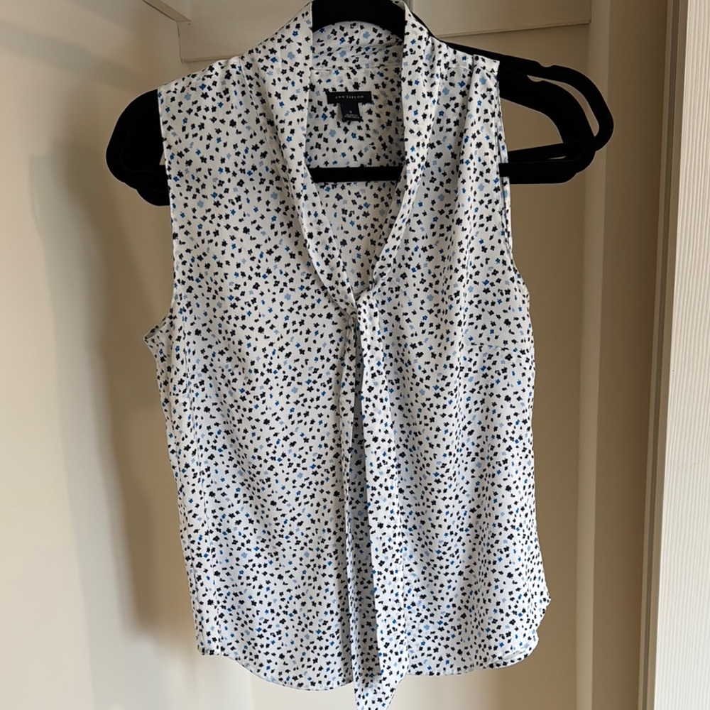 Women's White and Black Sleeveless Top